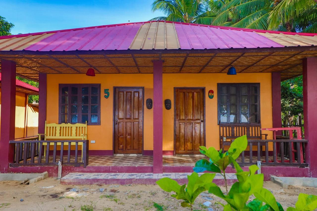 Mecaja Beach House Roxas  Exteriér fotografie
